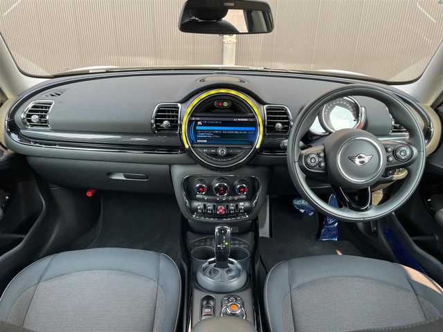 ＭＩＮＩ ＢＭＷ ミニ クラブマン クーパーD 香川県 2020(令2)年 2.7万km ペッパー・ホワイト 純正ナビ（BT/USB）/バックカメラ/アダクティブクルーズコントロール/コーナーセンサー/アンビエントライト/純正17インチAW/LEDヘッドライト/スマートキー