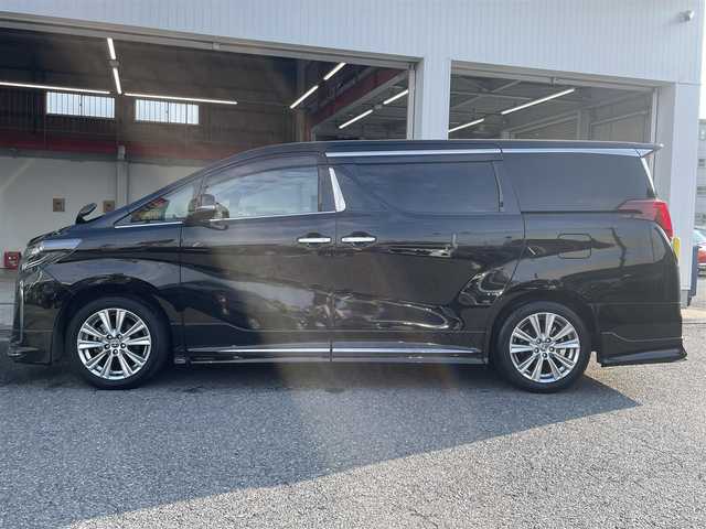 トヨタ アルファード S タイプゴールド 千葉県 2021(令3)年 3.2万km ブラック サンルーフ/TOYOTA 純正ディスプレイオーディオ 86140-58030/両側電動スライドドア/12.1型フリップダウンモニター/バックカメラ/前後ドライブレコーダー(ZDR-035)/クルーズコントロール/ビルトンETC/コーナーセンサー/オートハイビーム機能/電動格納ミラー/プッシュスタート/SOSコールスイッチ/ルームLEDバー/純正フロアマット