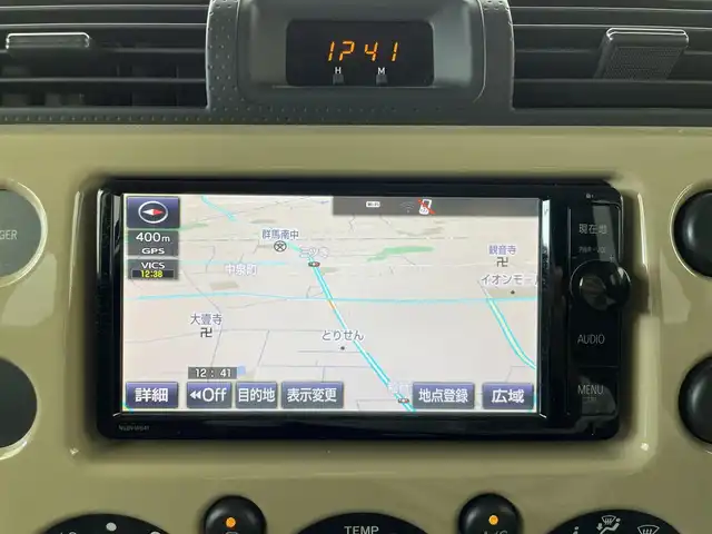 トヨタ ＦＪクルーザー カラーパッケージ 群馬県 2016(平28)年 3.1万km ベージュ/ホワイト サイドステップ/――――――――/マッドタイヤ装着（BFグッドリッチ/17インチ）/純正７インチナビ/（フルセグTV/BT/CD/DVD/SD/AM/FM）/バックカメラ/バックソナー/クルーズコントロール/ＥＴＣ/ドライブレコーダー/ヘッドライトレベライザー/トランスファーレバー/ステアリングスイッチ/背面タイヤ/キーレス