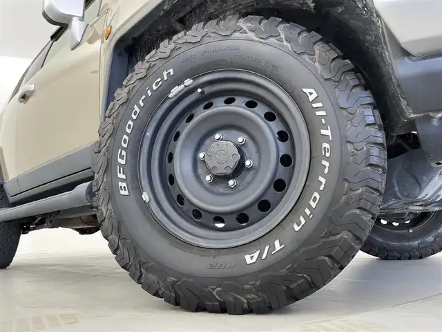 トヨタ ＦＪクルーザー カラーパッケージ 群馬県 2016(平28)年 3.1万km ベージュ/ホワイト サイドステップ/――――――――/マッドタイヤ装着（BFグッドリッチ/17インチ）/純正７インチナビ/（フルセグTV/BT/CD/DVD/SD/AM/FM）/バックカメラ/バックソナー/クルーズコントロール/ＥＴＣ/ドライブレコーダー/ヘッドライトレベライザー/トランスファーレバー/ステアリングスイッチ/背面タイヤ/キーレス