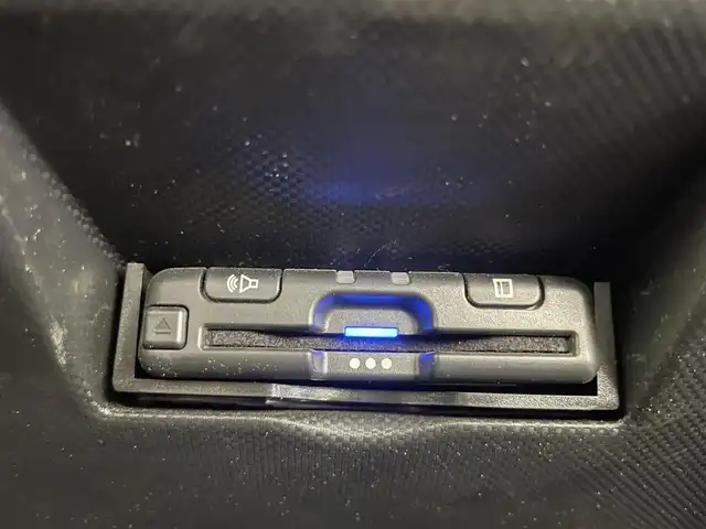 ダイハツ ロッキー プレミアム G HEV 埼玉県 2021(令3)年 4.3万km シャイニングホワイトパール 社外９インチナビ　パノラマモニター　アダプティブクルーズコントロール　ビルトインＥＴＣ　ハーフレザーシート　シートヒーター　ドライブレコーダー　スマートアシスト　ＬＥＤライト　純正アルミ　地デジＴＶ