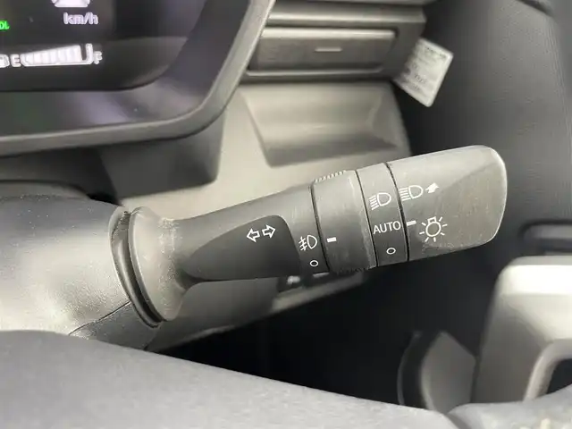 ダイハツ ロッキー プレミアム G HEV 埼玉県 2021(令3)年 4.3万km シャイニングホワイトパール 社外９インチナビ　パノラマモニター　アダプティブクルーズコントロール　ビルトインＥＴＣ　ハーフレザーシート　シートヒーター　ドライブレコーダー　スマートアシスト　ＬＥＤライト　純正アルミ　地デジＴＶ