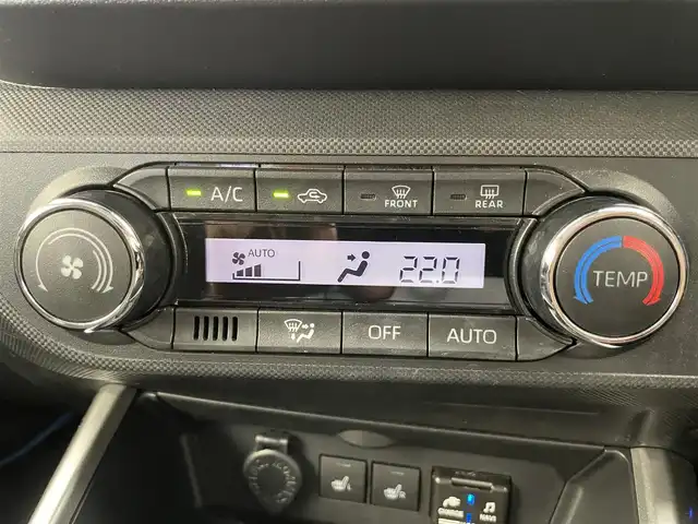 ダイハツ ロッキー プレミアム G HEV 埼玉県 2021(令3)年 4.3万km シャイニングホワイトパール 社外９インチナビ　パノラマモニター　アダプティブクルーズコントロール　ビルトインＥＴＣ　ハーフレザーシート　シートヒーター　ドライブレコーダー　スマートアシスト　ＬＥＤライト　純正アルミ　地デジＴＶ