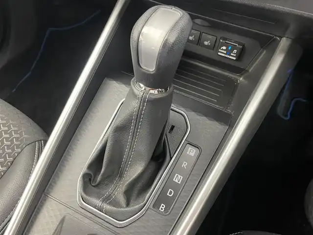 ダイハツ ロッキー プレミアム G HEV 埼玉県 2021(令3)年 4.3万km シャイニングホワイトパール 社外９インチナビ　パノラマモニター　アダプティブクルーズコントロール　ビルトインＥＴＣ　ハーフレザーシート　シートヒーター　ドライブレコーダー　スマートアシスト　ＬＥＤライト　純正アルミ　地デジＴＶ