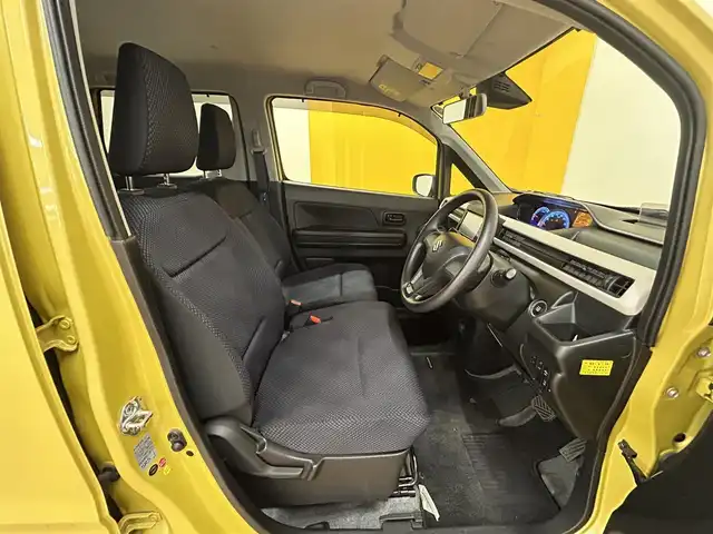 スズキ ワゴンＲ HYBRID FX 群馬県 2017(平29)年 4.3万km サニーイエローM 安全装備/・衝突軽減ブレーキ/・レーンキープアシスト/・横滑り防止/・オートライト/純正7インチワイドナビ/・AM/FM/DVD/CD/・フルセグTV/USB/・Bluetooth/ヘッドアップディスプレイ/運転席シートヒーター/ドライブレコーダー/純正フロアマット/純正ドアバイザー/スマートキー/プッシュスタート