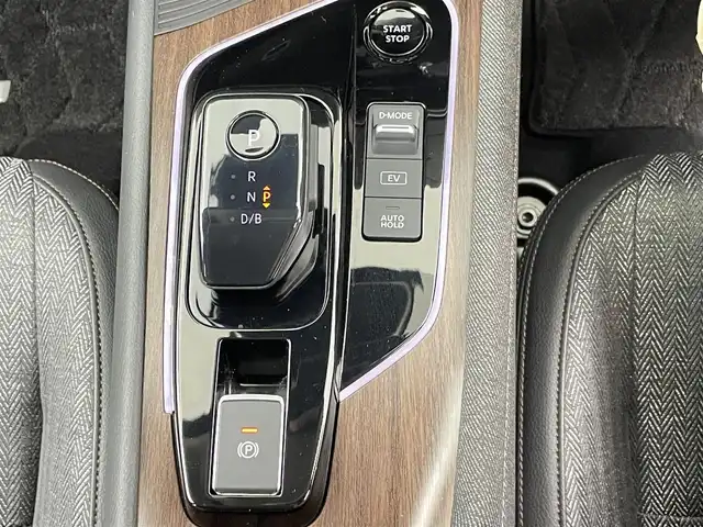 日産 オーラ G 千葉県 2021(令3)年 1.6万km ピュアホワイトパール 360°セーフティアシスト/・エマージェンシーブレーキ/・車線逸脱警報/・後側方車両検知警報/・標識検知/・ふらつき警報/全方位カメラ/デジタルインナーミラー/LEDオートライト/シーケンシャルウィンカー/前席シートヒーター/ステアリングヒーター/純正17インチアルミホイール/プッシュスタート/スマートキー