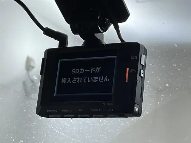 トヨタ ハイラックス Z GRスポーツ 滋賀県 2023(令5)年 2.7万km スーパーホワイトⅡ 純正8インチナビ/【Bluetooth/USB/Miracast】/バックカメラ/ハーフレザーシート/レーダークルーズコントロール/クリアランスソナー/レーンディパーチャーアラート/ヒルディセントコントロール/リアデフロック/LEDヘッドライト/オートライト/プリクラッシュセーフティ/前後ドライブレコーダー/ETC/MTモード付AT/プッシュスタート/スマートキー/ステアリングリモコン