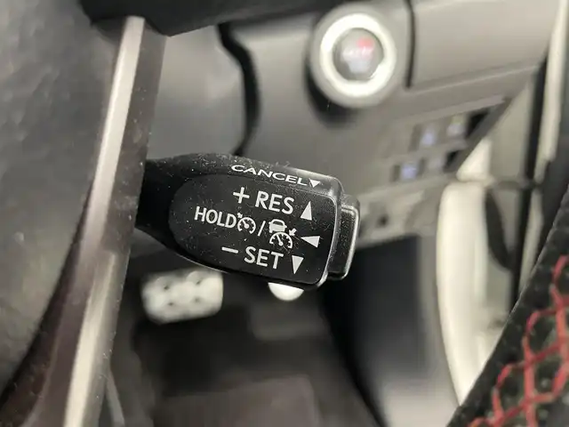 トヨタ ハイラックス Z GRスポーツ 滋賀県 2023(令5)年 2.7万km スーパーホワイトⅡ 純正8インチナビ/【Bluetooth/USB/Miracast】/バックカメラ/ハーフレザーシート/レーダークルーズコントロール/クリアランスソナー/レーンディパーチャーアラート/ヒルディセントコントロール/リアデフロック/LEDヘッドライト/オートライト/プリクラッシュセーフティ/前後ドライブレコーダー/ETC/MTモード付AT/プッシュスタート/スマートキー/ステアリングリモコン