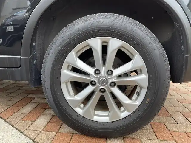 日産 エクストレイル 20X 新潟県 2015(平27)年 7.8万km ダイヤモンドブラック (株)IDOMが運営する【じしゃロン新潟店】の自社ローン対象車両になります。こちらは現金ご利用時の価格です。自社ローンご希望の方は別途その旨お申付け下さい。/プッシュスタート/スマートキー/スペアキー１本付/純正ナビ/フルセグテレビ/Bluetooth接続可能/CD、DVD、AM、FM視聴可能/ETC/ドライブレコーダー/シートヒーター(D席N席)/本革巻きステアリング/純正AW/ウインカーミラー