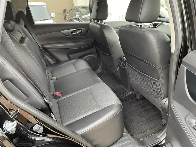 日産 エクストレイル 20X 新潟県 2015(平27)年 7.8万km ダイヤモンドブラック (株)IDOMが運営する【じしゃロン新潟店】の自社ローン対象車両になります。こちらは現金ご利用時の価格です。自社ローンご希望の方は別途その旨お申付け下さい。/プッシュスタート/スマートキー/スペアキー１本付/純正ナビ/フルセグテレビ/Bluetooth接続可能/CD、DVD、AM、FM視聴可能/ETC/ドライブレコーダー/シートヒーター(D席N席)/本革巻きステアリング/純正AW/ウインカーミラー