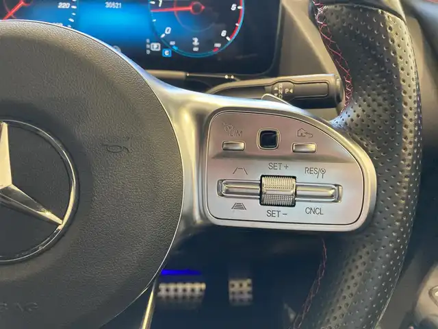 メルセデス・ベンツ Ｍ・ベンツ ＧＬＡ２００ｄ 4マチック AMGライン 熊本県 2022(令4)年 3.1万km マウンテングレー ・ワンオーナー/・スマートキー/・プッシュスタート/・DSR/・アクティブステアリングアシスト/・道路標識アシスト/・アクティブレーンキーピングアシスト/・アテンションアシスト/・ブラインドスポットモニター/・インテリジェントライトシステム/・クルーズコントロール(追従式)/・ハーフレザーシート/・前席パワーシート/・前席シートヒーター/・純正メモリナビ/　【Bluetooth・USB・AppleCarPlay・AndroidAuto】/・フルセグTV/・全方位カメラ/・ETC2.0/・パワーバックドア/・LEDヘッドランプ/・純正マット