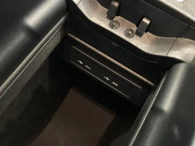 メルセデス・ベンツ Ｍ・ベンツ ＧＬＡ２００ｄ 4マチック AMGライン 熊本県 2022(令4)年 3.1万km マウンテングレー ・ワンオーナー/・スマートキー/・プッシュスタート/・DSR/・アクティブステアリングアシスト/・道路標識アシスト/・アクティブレーンキーピングアシスト/・アテンションアシスト/・ブラインドスポットモニター/・インテリジェントライトシステム/・クルーズコントロール(追従式)/・ハーフレザーシート/・前席パワーシート/・前席シートヒーター/・純正メモリナビ/　【Bluetooth・USB・AppleCarPlay・AndroidAuto】/・フルセグTV/・全方位カメラ/・ETC2.0/・パワーバックドア/・LEDヘッドランプ/・純正マット