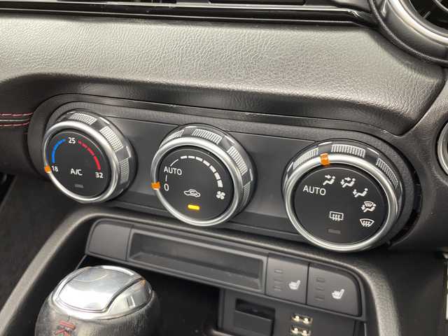 マツダ ロードスター S レザーパッケージ 群馬県 2016(平28)年 6.4万km セラミックM レザーシート　シートヒーター　ＥＴＣ　ドラレコ　ＢＳＭ　レーンアシスト　パドルシフト　スマートキー　純正１６インチアルミホイール　ＬＥＤヘッドライト　オートライト　ステアリングスイッチ　禁煙車