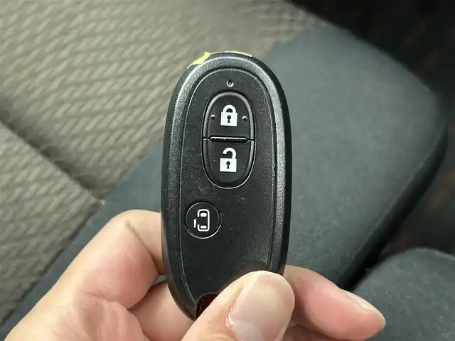 日産 ルークス ハイウェイスター 千葉県 2013(平25)年 6.6万km ミステリアスバイオレットパール 禁煙車/純正７型ナビ（MM112-A）/CD＆DVD＆ＴＶ＆AM＆FM/片側電動スライドドア　/ＨＩＤヘッドライト（オートライト機能付）/フォグランプ/スマートキー　/ＩＳＯＦＩＸ　/１２Ｖシガーソケット/電動格納サイドミラー　/ドアバイザー　/フロアマット/純正アルミホイール/ウィンカーミラー/プッシュスタート