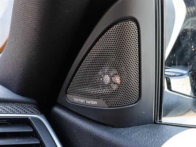 ＢＭＷ Ｍ４ クーペ 埼玉県 2016(平28)年 3.4万km ミネラルホワイト AIS検査済み/ヘッドアップディスプレイ/ｈａｒｍａｎ／ｋａｒｄｏｎサウンド/ホワイトレザーシート/純正ナビ/【ＢＴ／ＣＤ／ＤＶＤ／ＡＵＸ／フルセグＴＶ】/ヘッドアップディスプレイ/クルーズコントロール　/デジタルスピードメーター　/カーボンルーフ　/パークディスタンスコントロール/ドライビングアシスト/レーンチェンジウォーニング/メモリーシート/パワーシート(DN席)/シートヒーター(DN席)/パドルシフト/バックカメラ/コーナーセンサー(前後)/フロアマット/純正19インチアルミ/オートライト/HIDヘッドライト/電動格納ミラー/プッシュスタート/コンフォートアクセス/MTモード付/リヤフォグランプ/ミラー一体型ＥＴＣ/アイドリングストップ/ステアリングスイッチ/ディーラー記録簿/（H29/H30/R1/R2/R3）/新車保証書/取扱説明書