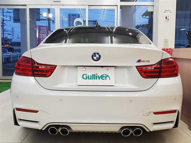 ＢＭＷ Ｍ４ クーペ 埼玉県 2016(平28)年 3.4万km ミネラルホワイト AIS検査済み/ヘッドアップディスプレイ/ｈａｒｍａｎ／ｋａｒｄｏｎサウンド/ホワイトレザーシート/純正ナビ/【ＢＴ／ＣＤ／ＤＶＤ／ＡＵＸ／フルセグＴＶ】/ヘッドアップディスプレイ/クルーズコントロール　/デジタルスピードメーター　/カーボンルーフ　/パークディスタンスコントロール/ドライビングアシスト/レーンチェンジウォーニング/メモリーシート/パワーシート(DN席)/シートヒーター(DN席)/パドルシフト/バックカメラ/コーナーセンサー(前後)/フロアマット/純正19インチアルミ/オートライト/HIDヘッドライト/電動格納ミラー/プッシュスタート/コンフォートアクセス/MTモード付/リヤフォグランプ/ミラー一体型ＥＴＣ/アイドリングストップ/ステアリングスイッチ/ディーラー記録簿/（H29/H30/R1/R2/R3）/新車保証書/取扱説明書