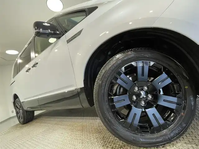 三菱 デリカＤ：５ シャモニー 愛知県 2025(令7)年 0.1万km未満 白Ⅱ 登録済未使用車/オリジナルナビ取付パッケージ＋リアモニター取付パッケージ/衝突軽減ブレーキ/両側電動スライドドア/アラウンドビューモニター/レーダークルーズコントロール/１００V電源/シートヒーター/LEDヘッドライト/ブラインドスポットモニター/ステアリングヒーター/電動パワーシート/電動リアゲード/レーンキープアシスト/オートハイビーム/アイドリングストップ/パドルシフト