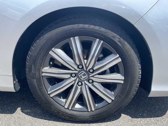 ホンダ オデッセイ アブソルート 茨城県 2021(令3)年 3.2万km スーパープラチナメタリック 純正SDナビ＆地デジTV/(地デジTV・CD・DVD・BT・ラジオ再生)/社外ドライブレコーダー（フロント・リヤ）/純正後席モニター/純正ETC/被害軽減システム/プッシュスタート/バックカメラ（全方位）/アイドリングストップ/サイドエアバック/両側パワースライドドア/取扱説明書/保証書