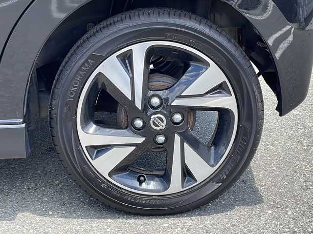 日産 デイズ ハイウェイスターG ターボ 愛知県 2020(令2)年 6.9万km ブラック 純正9インチナビ/ＤＶＤ再生/Bluetooth再生/全周囲カメラ/シートヒーター/衝突軽減装置/クリアランスソナー/アイドリングストップ/ＬＥＤヘッドライト/オートライト/オートエアコン/純正15インチアルミホイール/スマートキー