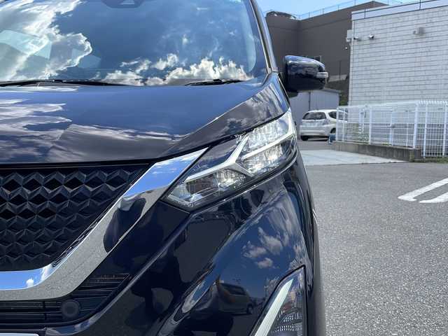 日産 デイズ ハイウェイスターG ターボ 愛知県 2020(令2)年 6.9万km ブラック 純正9インチナビ/ＤＶＤ再生/Bluetooth再生/全周囲カメラ/シートヒーター/衝突軽減装置/クリアランスソナー/アイドリングストップ/ＬＥＤヘッドライト/オートライト/オートエアコン/純正15インチアルミホイール/スマートキー