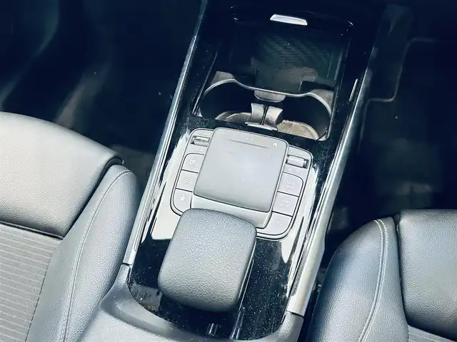 メルセデス・ベンツ Ｍ・ベンツ ＧＬＢ１８０ 大阪府 2021(令3)年 3.2万km イリジウムシルバー レーダーセーフティP/ハーフレザー/メモリ付きパワーシート/シートヒーター/純正ナビ/TV/360度カメラ/ACC/純正18インチAW/LEDヘッドライト/電動リアゲート/ブラインドスポット/ワイヤレス充電