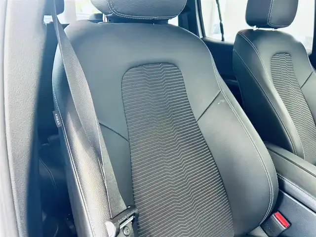 メルセデス・ベンツ Ｍ・ベンツ ＧＬＢ１８０ 大阪府 2021(令3)年 3.2万km イリジウムシルバー レーダーセーフティP/ハーフレザー/メモリ付きパワーシート/シートヒーター/純正ナビ/TV/360度カメラ/ACC/純正18インチAW/LEDヘッドライト/電動リアゲート/ブラインドスポット/ワイヤレス充電