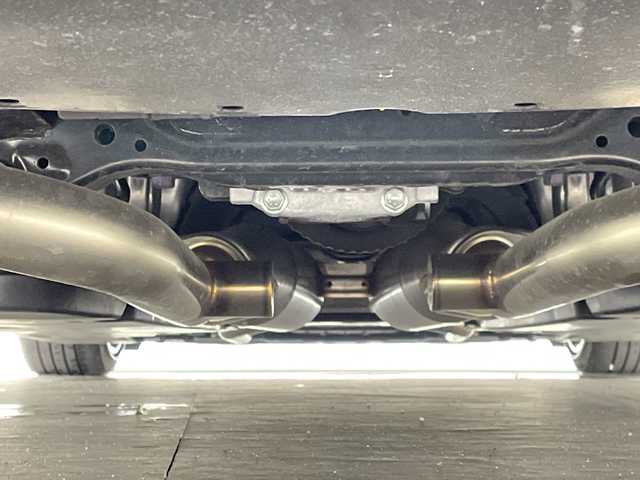 トヨタ クラウン ハイブリッド RS アドバンス 三重県 2018(平30)年 2.8万km ホワイトパールクリスタルシャイン 純正ナビ/フルセグ/全方位カメラ/サンルーフ/追従式クルーズコントロール/衝突軽減ブレーキ/レーンキープアシスト/ブラインドスポットモニター/コーナーセンサー/オートハイビーム/パーキングアシスト/パワーシート/シートメモリ/シートヒーター/シートベンチレーション/ハンドルヒーター/パドルシフト/社外ダウンサス/社外マフラー