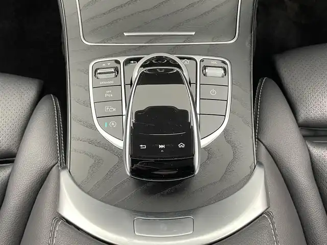 メルセデス・ベンツ Ｃ１８０ アバンギャルド 大分県 2019(平31)年 3.7万km モハーベシルバー ワンオーナ/アクティブブレーキアシスト/レーンチェンジアシスト/道路標識アシスト/アテンションアシスト/ブラインドスポットモニター/パークアシスト/純正ナビ/（フルセグ/apple car play/android auto/AM/FM)/バックカメラ/レーダークルーズコントロール/レザーシート/前席パワーシート/前席シートヒーター/パワーバックドア/パドルシフト/スマートキー・プッシュスタート/純正アルミホイール/保証書・取扱説明書