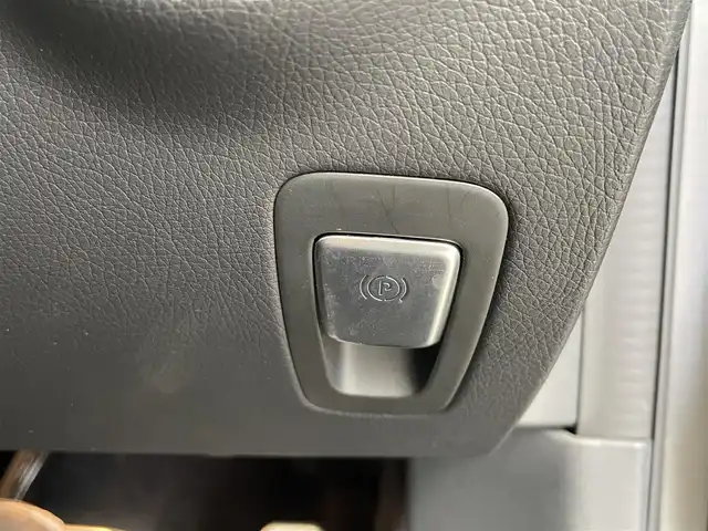 メルセデス・ベンツ Ｃ１８０ アバンギャルド 大分県 2019(平31)年 3.7万km モハーベシルバー ワンオーナ/アクティブブレーキアシスト/レーンチェンジアシスト/道路標識アシスト/アテンションアシスト/ブラインドスポットモニター/パークアシスト/純正ナビ/（フルセグ/apple car play/android auto/AM/FM)/バックカメラ/レーダークルーズコントロール/レザーシート/前席パワーシート/前席シートヒーター/パワーバックドア/パドルシフト/スマートキー・プッシュスタート/純正アルミホイール/保証書・取扱説明書