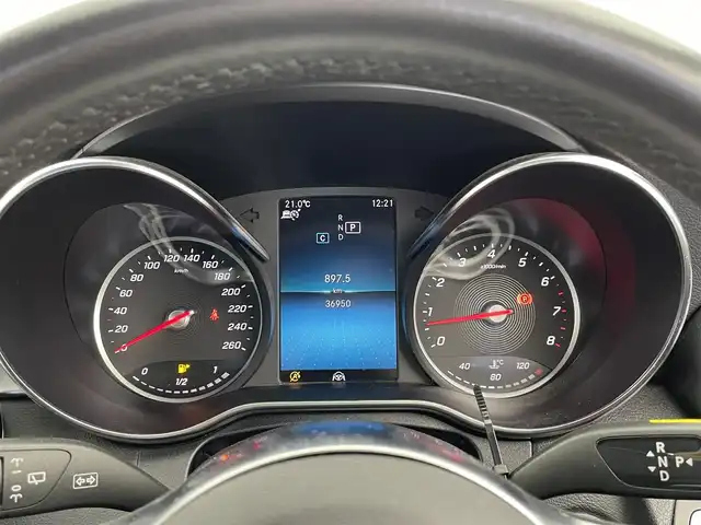 メルセデス・ベンツ Ｃ１８０ アバンギャルド 大分県 2019(平31)年 3.7万km モハーベシルバー ワンオーナ/アクティブブレーキアシスト/レーンチェンジアシスト/道路標識アシスト/アテンションアシスト/ブラインドスポットモニター/パークアシスト/純正ナビ/（フルセグ/apple car play/android auto/AM/FM)/バックカメラ/レーダークルーズコントロール/レザーシート/前席パワーシート/前席シートヒーター/パワーバックドア/パドルシフト/スマートキー・プッシュスタート/純正アルミホイール/保証書・取扱説明書