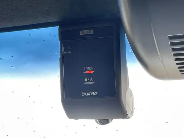 ホンダ Ｎ ＢＯＸ カスタム G L ターボ ホンダセンシング 佐賀県 2018(平30)年 5万km プラチナホワイトパール ワンオーナー/純正8インチSDナビゲーション/・フルセグTV/CD/DVD/SD/USB/Bluetooth/バックカメラ/前後ドライブレコーダー/ビルトインETC/両側パワースライドドア/オーバーヘッドコンソール/ハーフレザーシート/後席サンシェード/ISOFIX対応/パドルシフト/革巻きステアリング/ステアリングリモコン/純正15インチアルミホイール/純正LEDヘッドライト/・オートマチックハイビーム/純正LEDフォグランプ/純正フロアマット/純正ドアバイザ―/取扱説明書/スペアキー１本/ホンダセンシング/・アダプディブクルーズコントロール/・衝突被害軽減ブレーキ/・先行車発進お知らせ機能/・路外逸脱抑制機能/・標識認識機能