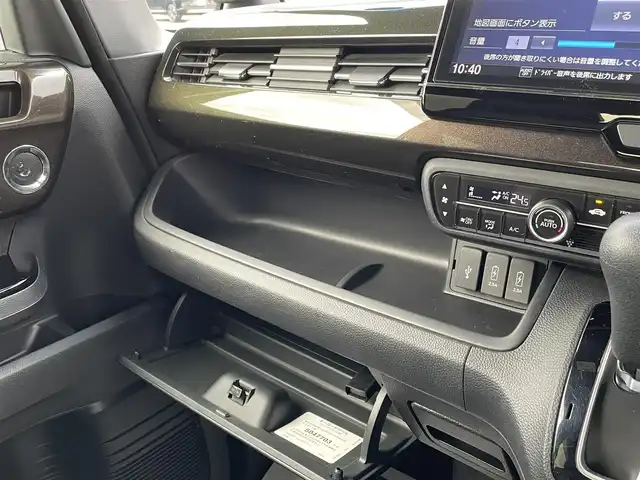 ホンダ Ｎ ＢＯＸ カスタム G L ターボ ホンダセンシング 佐賀県 2018(平30)年 5万km プラチナホワイトパール ワンオーナー/純正8インチSDナビゲーション/・フルセグTV/CD/DVD/SD/USB/Bluetooth/バックカメラ/前後ドライブレコーダー/ビルトインETC/両側パワースライドドア/オーバーヘッドコンソール/ハーフレザーシート/後席サンシェード/ISOFIX対応/パドルシフト/革巻きステアリング/ステアリングリモコン/純正15インチアルミホイール/純正LEDヘッドライト/・オートマチックハイビーム/純正LEDフォグランプ/純正フロアマット/純正ドアバイザ―/取扱説明書/スペアキー１本/ホンダセンシング/・アダプディブクルーズコントロール/・衝突被害軽減ブレーキ/・先行車発進お知らせ機能/・路外逸脱抑制機能/・標識認識機能