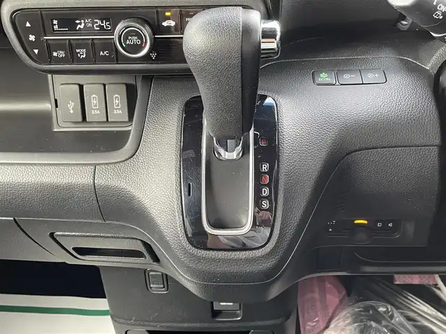 ホンダ Ｎ ＢＯＸ カスタム G L ターボ ホンダセンシング 佐賀県 2018(平30)年 5万km プラチナホワイトパール ワンオーナー/純正8インチSDナビゲーション/・フルセグTV/CD/DVD/SD/USB/Bluetooth/バックカメラ/前後ドライブレコーダー/ビルトインETC/両側パワースライドドア/オーバーヘッドコンソール/ハーフレザーシート/後席サンシェード/ISOFIX対応/パドルシフト/革巻きステアリング/ステアリングリモコン/純正15インチアルミホイール/純正LEDヘッドライト/・オートマチックハイビーム/純正LEDフォグランプ/純正フロアマット/純正ドアバイザ―/取扱説明書/スペアキー１本/ホンダセンシング/・アダプディブクルーズコントロール/・衝突被害軽減ブレーキ/・先行車発進お知らせ機能/・路外逸脱抑制機能/・標識認識機能