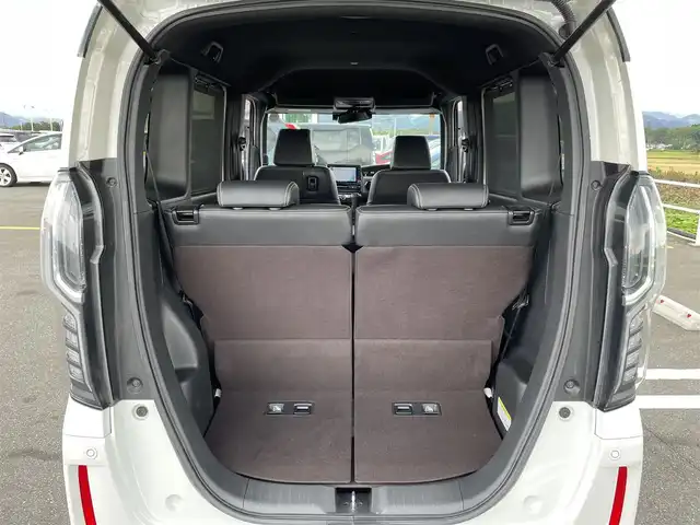 ホンダ Ｎ ＢＯＸ カスタム G L ターボ ホンダセンシング 佐賀県 2018(平30)年 5万km プラチナホワイトパール ワンオーナー/純正8インチSDナビゲーション/・フルセグTV/CD/DVD/SD/USB/Bluetooth/バックカメラ/前後ドライブレコーダー/ビルトインETC/両側パワースライドドア/オーバーヘッドコンソール/ハーフレザーシート/後席サンシェード/ISOFIX対応/パドルシフト/革巻きステアリング/ステアリングリモコン/純正15インチアルミホイール/純正LEDヘッドライト/・オートマチックハイビーム/純正LEDフォグランプ/純正フロアマット/純正ドアバイザ―/取扱説明書/スペアキー１本/ホンダセンシング/・アダプディブクルーズコントロール/・衝突被害軽減ブレーキ/・先行車発進お知らせ機能/・路外逸脱抑制機能/・標識認識機能