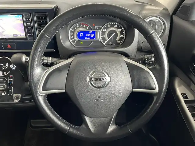 日産 デイズ ルークス ハイウェイスターX 道央・札幌 2014(平26)年 5.6万km ブラック ・4WD/・社外ナビ/CD&DVD&BT&SD&フルセグTV/・ABS/・パワースライドドア(左側のみ)/・全方位カメラ付ルームミラー/・助手席シートバックテーブル/・ベンチシート/・シートヒーター(運転席のみ)/・電動格納ミラー/・ドアバイザー/・フォグランプ/・純正フロアマット/・エンジンスターター/・保証書/・取扱説明書/・積込AW付冬タイヤ