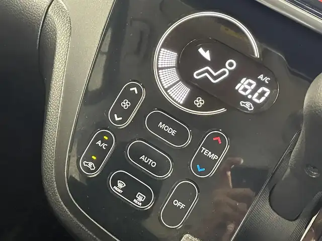日産 デイズ ルークス ハイウェイスターX 道央・札幌 2014(平26)年 5.6万km ブラック ・4WD/・社外ナビ/CD&DVD&BT&SD&フルセグTV/・ABS/・パワースライドドア(左側のみ)/・全方位カメラ付ルームミラー/・助手席シートバックテーブル/・ベンチシート/・シートヒーター(運転席のみ)/・電動格納ミラー/・ドアバイザー/・フォグランプ/・純正フロアマット/・エンジンスターター/・保証書/・取扱説明書/・積込AW付冬タイヤ