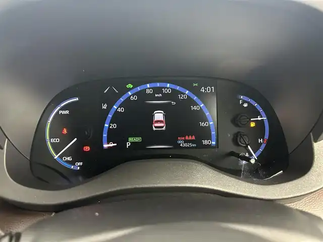 トヨタ ヤリスクロス ハイブリッド Z 道央・札幌 2022(令4)年 4.3万km ブラックマイカ/ホワイトパールクリスタルシャイン 2トーン ・4WD/・寒冷地仕様/・純正ディスプレイオーディオ/　Miracast/BT/フルセグ/・バックカメラ/・純正ETC2.0/・前後ドライブレコーダー/・衝突軽減ブレーキ/・レーダークルーズコントロール/・レーンキープアシスト/・BSM/・SOSコール/・TRAIL MODE/・SNOW MODE/・DRIVE MODE/・EV MODE/・ブレーキホールド/・ハーフレザーシート/・パワーシートD席/・シートヒーターD＋N席/・純正アルミホイル/・LEDライト/・LEDフロントフォグ/・ドアーミラーウィンカー/・ヘッドランプレベライザー/・ステアリングスィッチ/・プッシュスタート/・スマートキー/・純正フロアマット/・ドアバイザー