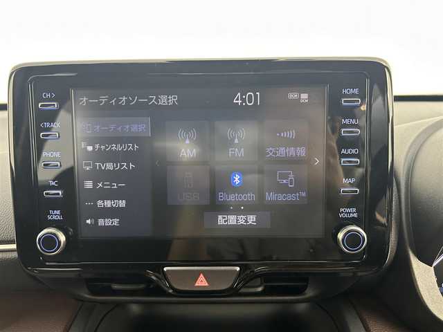 トヨタ ヤリスクロス ハイブリッド Z 道央・札幌 2022(令4)年 4.3万km ブラックマイカ/ホワイトパールクリスタルシャイン 2トーン ・4WD/・寒冷地仕様/・純正ディスプレイオーディオ/　Miracast/BT/フルセグ/・バックカメラ/・純正ETC2.0/・前後ドライブレコーダー/・衝突軽減ブレーキ/・レーダークルーズコントロール/・レーンキープアシスト/・BSM/・SOSコール/・TRAIL MODE/・SNOW MODE/・DRIVE MODE/・EV MODE/・ブレーキホールド/・ハーフレザーシート/・パワーシートD席/・シートヒーターD＋N席/・純正アルミホイル/・LEDライト/・LEDフロントフォグ/・ドアーミラーウィンカー/・ヘッドランプレベライザー/・ステアリングスィッチ/・プッシュスタート/・スマートキー/・純正フロアマット/・ドアバイザー