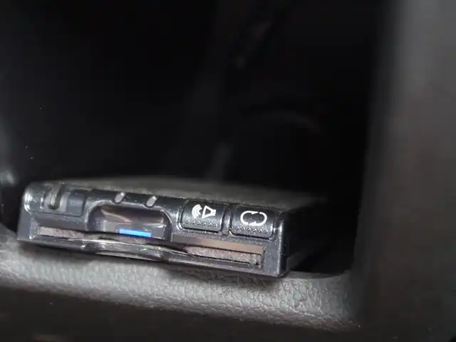 ＢＭＷ １１６ｉ 埼玉県 2010(平22)年 8.7万km 白 社外ナビ/バックカメラ/ワンセグTV/CD再生可/ETC/GPSレーダー探知機/純正16インチAW