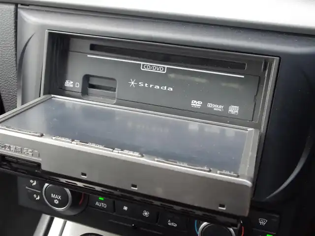 ＢＭＷ １１６ｉ 埼玉県 2010(平22)年 8.7万km 白 社外ナビ/バックカメラ/ワンセグTV/CD再生可/ETC/GPSレーダー探知機/純正16インチAW
