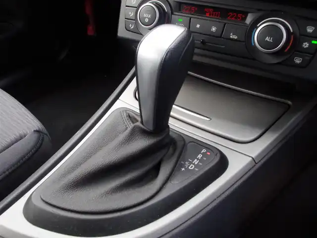 ＢＭＷ １１６ｉ 埼玉県 2010(平22)年 8.7万km 白 社外ナビ/バックカメラ/ワンセグTV/CD再生可/ETC/GPSレーダー探知機/純正16インチAW