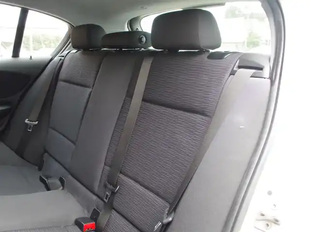 ＢＭＷ １１６ｉ 埼玉県 2010(平22)年 8.7万km 白 社外ナビ/バックカメラ/ワンセグTV/CD再生可/ETC/GPSレーダー探知機/純正16インチAW