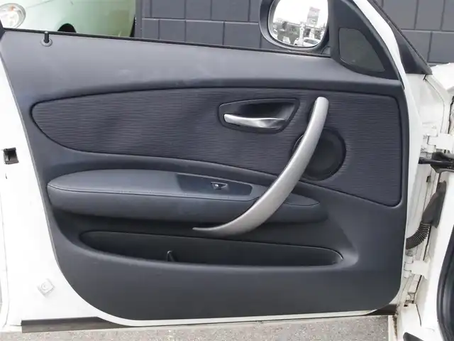 ＢＭＷ １１６ｉ 埼玉県 2010(平22)年 8.7万km 白 社外ナビ/バックカメラ/ワンセグTV/CD再生可/ETC/GPSレーダー探知機/純正16インチAW