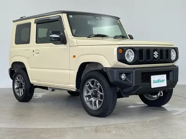 スズキ ジムニー XC 鹿児島県 2024(令6)年 0.5万km シフォンアイボリーメタリックブラック2トーンルーフ ワンオーナー　/スズキセーフティサポート/社外ナビ　/（フルセグ/Ｂｌｕｅｔｏｏｔｈ/CD/DVD)　/バックカメラ　/クルーズコントロール　/オートライト　/ヘッドライトウォッシャー　/シートヒーター　/ダウンヒルアシストコントロール/コーナーセンサー/LEDヘッドライト　/プッシュスタートボタン/スマートキー
