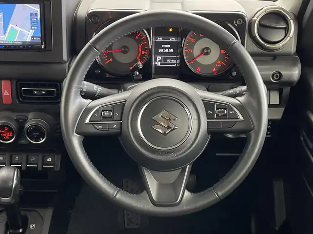 スズキ ジムニー XC 鹿児島県 2024(令6)年 0.5万km シフォンアイボリーメタリックブラック2トーンルーフ ワンオーナー　/スズキセーフティサポート/社外ナビ　/（フルセグ/Ｂｌｕｅｔｏｏｔｈ/CD/DVD)　/バックカメラ　/クルーズコントロール　/オートライト　/ヘッドライトウォッシャー　/シートヒーター　/ダウンヒルアシストコントロール/コーナーセンサー/LEDヘッドライト　/プッシュスタートボタン/スマートキー