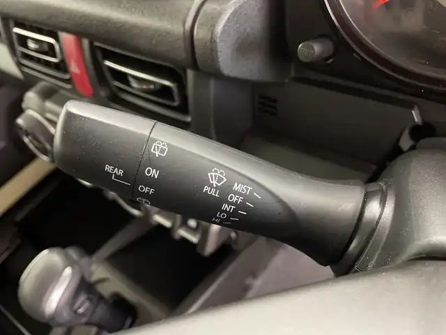 スズキ ジムニー XC 鹿児島県 2024(令6)年 0.5万km シフォンアイボリーメタリックブラック2トーンルーフ ワンオーナー　/スズキセーフティサポート/社外ナビ　/（フルセグ/Ｂｌｕｅｔｏｏｔｈ/CD/DVD)　/バックカメラ　/クルーズコントロール　/オートライト　/ヘッドライトウォッシャー　/シートヒーター　/ダウンヒルアシストコントロール/コーナーセンサー/LEDヘッドライト　/プッシュスタートボタン/スマートキー