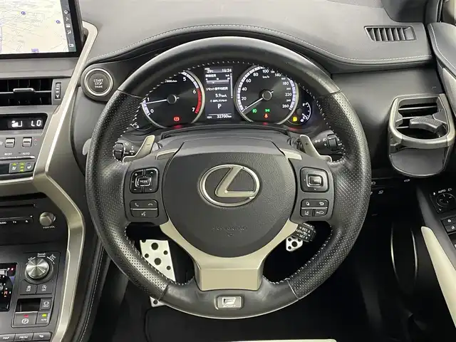 レクサス ＮＸ 300 Fスポーツ 埼玉県 2018(平30)年 3.3万km オレンジ メーカーナビ　パノラマルーフ　白革シート　バックカメラ　ＬＥＤライト　レーダークルーズ　シートヒーター　ベンチレーション　ステアリングヒーター　コーナーセンサー　電動リアゲート　ＥＴＣ２．０　ドラレコ