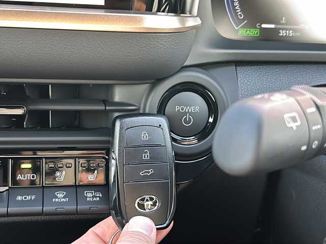 トヨタ クラウン スポーツ Z 愛知県 2024(令6)年 0.4万km ブラック ワンオーナー/フルモデリスタエアロ/メーカーオプションナビ/デジタルインナーミラー/モデリスタドアノブカバー/全方位カメラ/メモリーシート/パワーシート/シートヒーター/ベンチレーション/ステアリングヒーター/レーダークルーズコントロール/AC100W/パワーバックドア/タイプC充電器/置くだけ充電/革巻きステアリング/電格ミラー/純正アルミホイール/ハーフレザーシート/ETC2.0/ドアバイザー/フルセグTV/保証書/電子取扱説明書/スペアキー/プッシュスタート/フォグランプ/ミラーウィンカー