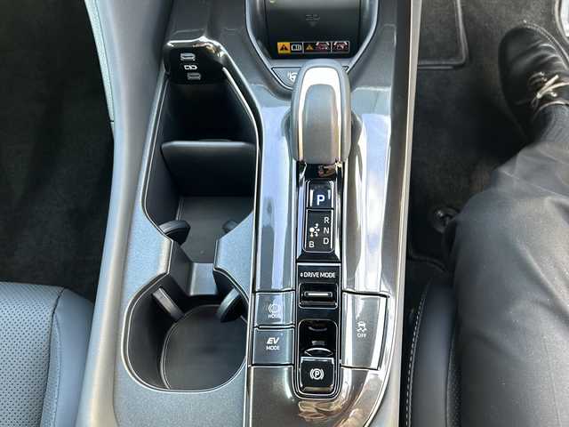 トヨタ クラウン スポーツ Z 愛知県 2024(令6)年 0.4万km ブラック ワンオーナー/フルモデリスタエアロ/メーカーオプションナビ/デジタルインナーミラー/モデリスタドアノブカバー/全方位カメラ/メモリーシート/パワーシート/シートヒーター/ベンチレーション/ステアリングヒーター/レーダークルーズコントロール/AC100W/パワーバックドア/タイプC充電器/置くだけ充電/革巻きステアリング/電格ミラー/純正アルミホイール/ハーフレザーシート/ETC2.0/ドアバイザー/フルセグTV/保証書/電子取扱説明書/スペアキー/プッシュスタート/フォグランプ/ミラーウィンカー