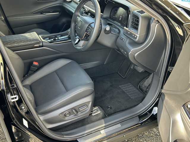 トヨタ クラウン スポーツ Z 愛知県 2024(令6)年 0.4万km ブラック ワンオーナー/フルモデリスタエアロ/メーカーオプションナビ/デジタルインナーミラー/モデリスタドアノブカバー/全方位カメラ/メモリーシート/パワーシート/シートヒーター/ベンチレーション/ステアリングヒーター/レーダークルーズコントロール/AC100W/パワーバックドア/タイプC充電器/置くだけ充電/革巻きステアリング/電格ミラー/純正アルミホイール/ハーフレザーシート/ETC2.0/ドアバイザー/フルセグTV/保証書/電子取扱説明書/スペアキー/プッシュスタート/フォグランプ/ミラーウィンカー